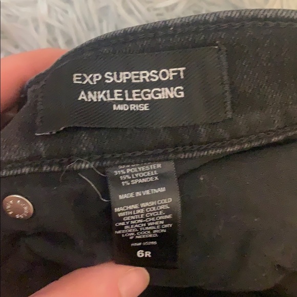 Express black distressed ankle jeans - Picture 2 of 4